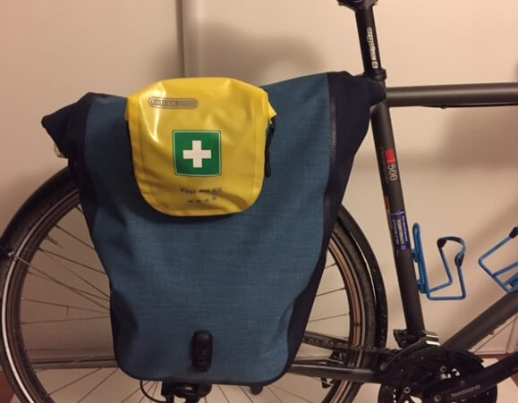 attacher secours ortlieb velo